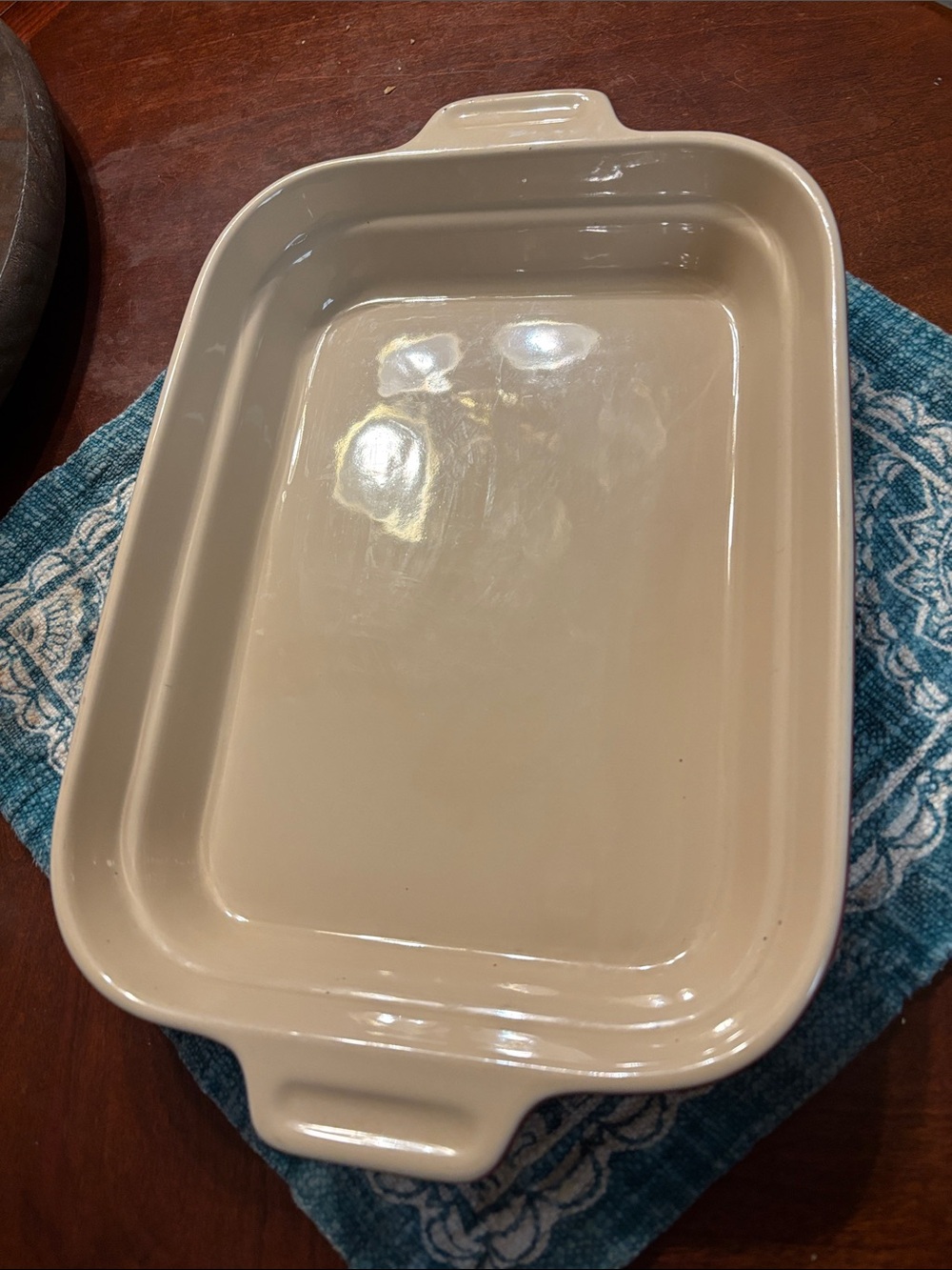 Le Creuset Cream Rectangular Stoneware Casserole dish
